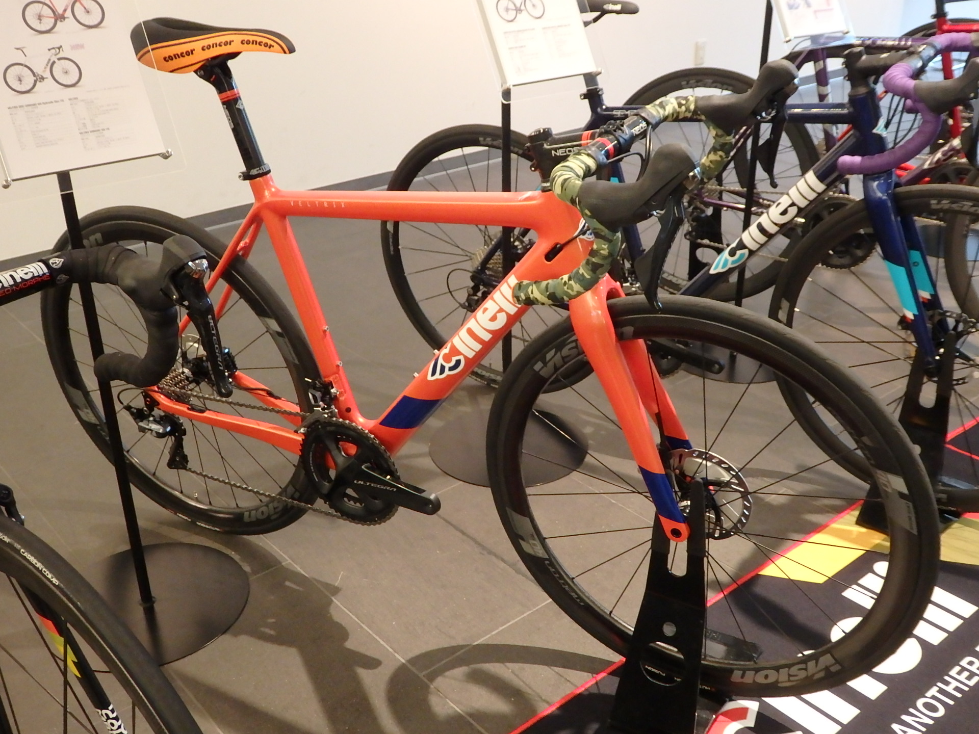 CINELLI(チネリ) VELTRIX(ヴェルトリクス) 105 油圧Disc完成車 2019