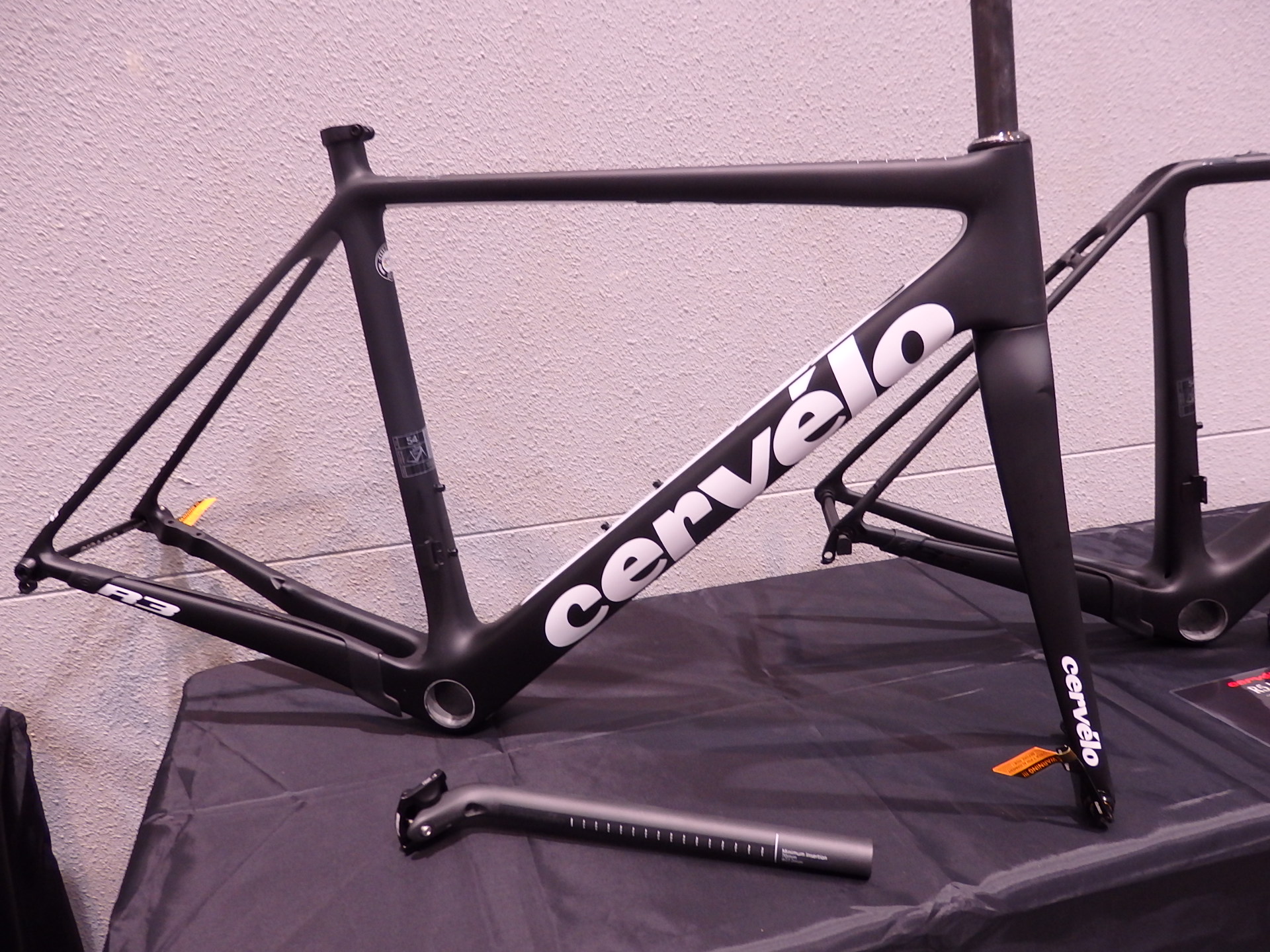 CERVELO R3 DISC フレームセット