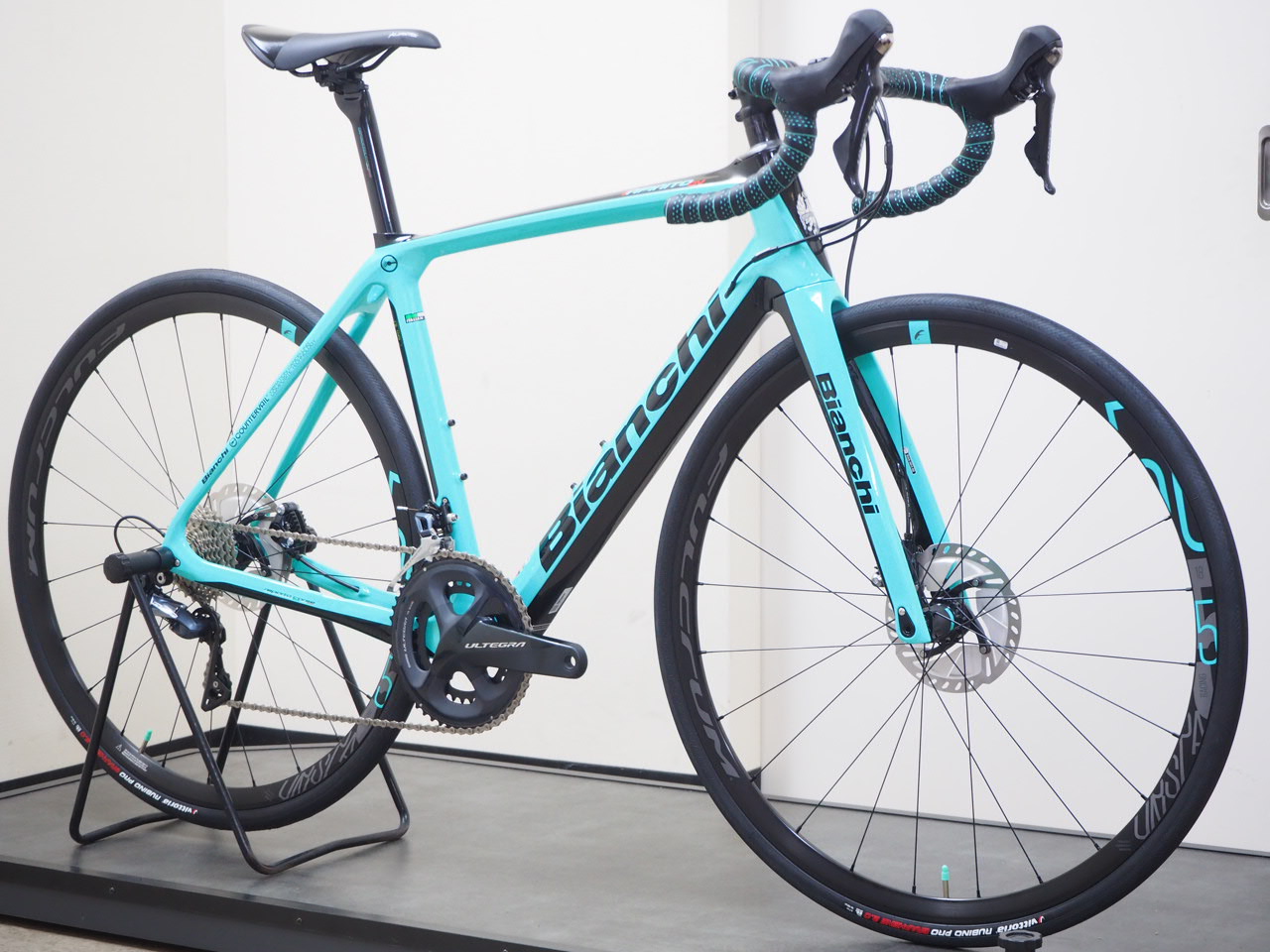 Bianchi INFINITO CV ULTEGRA完成車