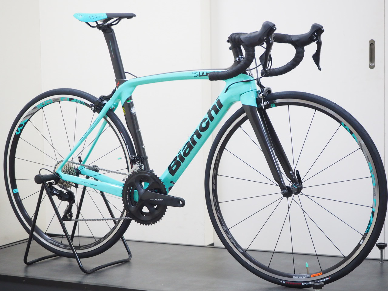 大特価】Bianchi (ビアンキ) OLTRE XR3 (オルトレXR3) 105完成車 2020 