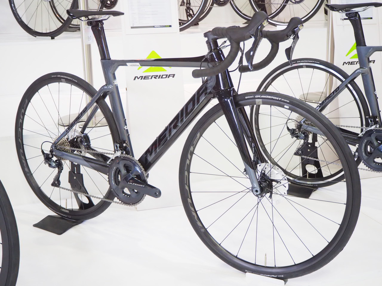 REACTO(リアクト)Disc 7000 ULTEGRA Di2完成車 2020