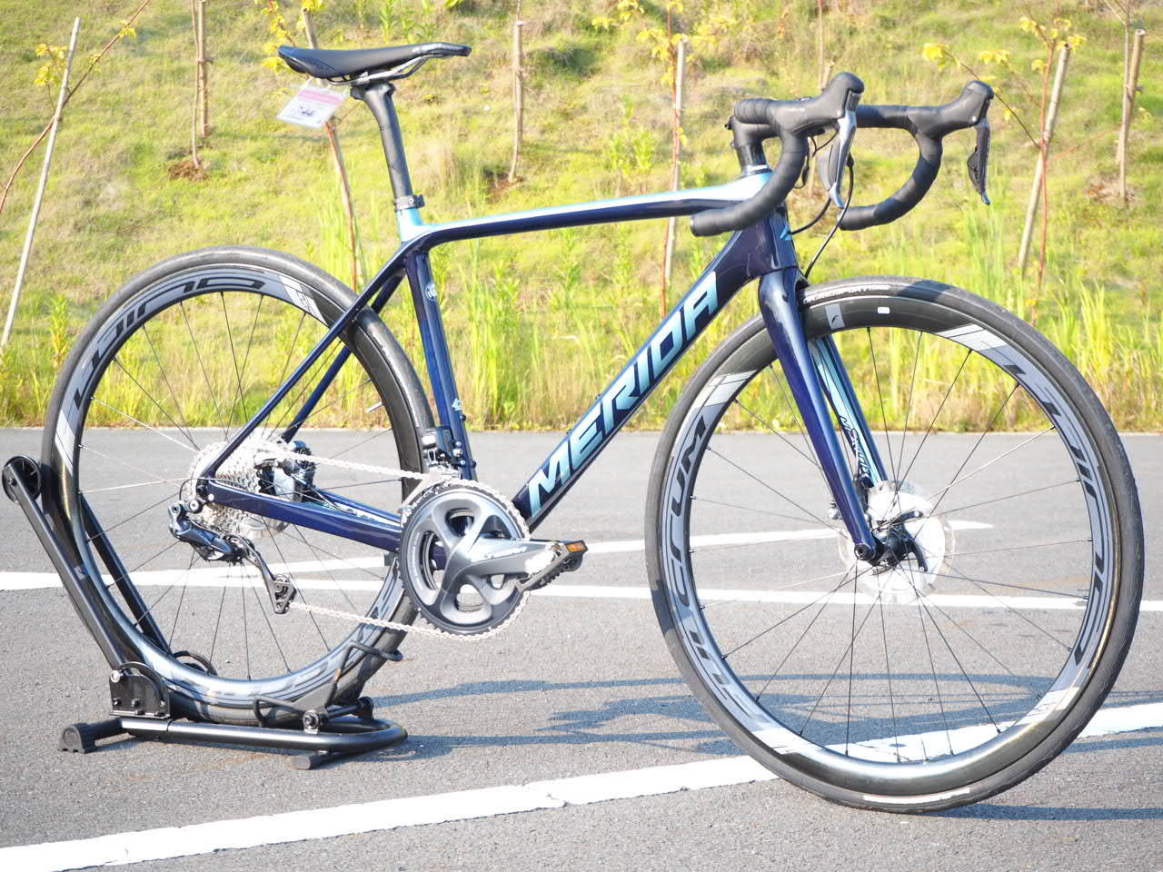 SCULTURA(スクルトゥーラ) Disc 8000-E ULTEGRA Di2完成車 2020