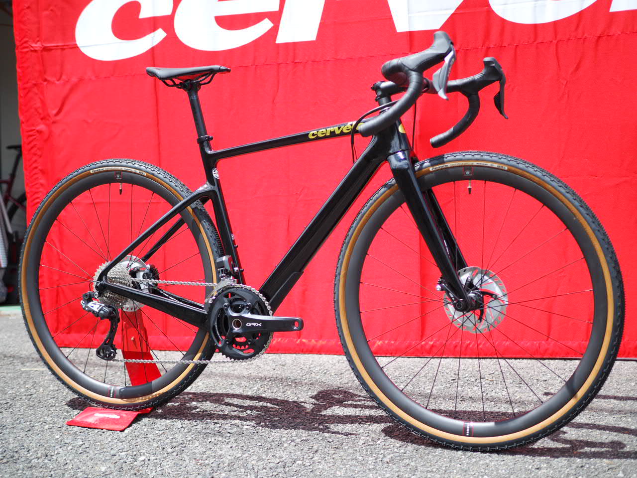 Áspero RX815 Di2 完成車