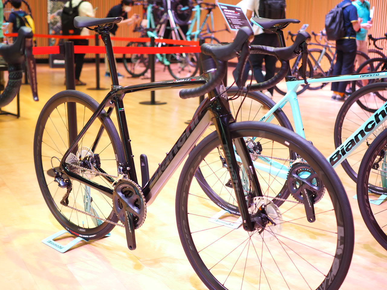 Bianchi INFINITO CV ULTEGRA 完成車