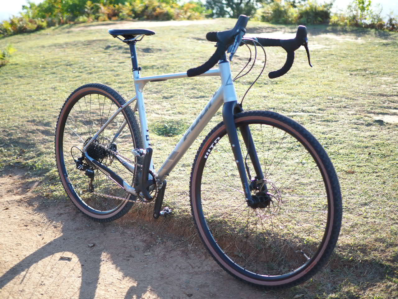 Fuji フジ Jari ジャリ 1 3 Apex1 完成車 21 バイシクルドットコム Fuji フジ Jari ジャリ 1 3 Apex1 完成車 21 バイシクルドットコム
