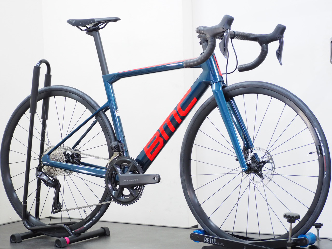 TEAMMACHINE SLR THREE ULTEGRA Di2 完成車 2022