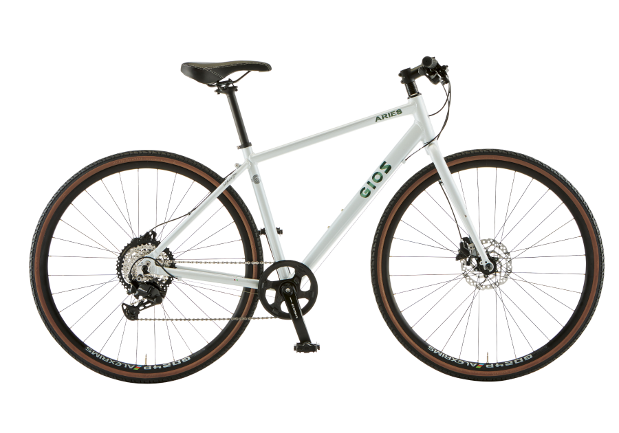 ARIES ESSA 完成車 2026