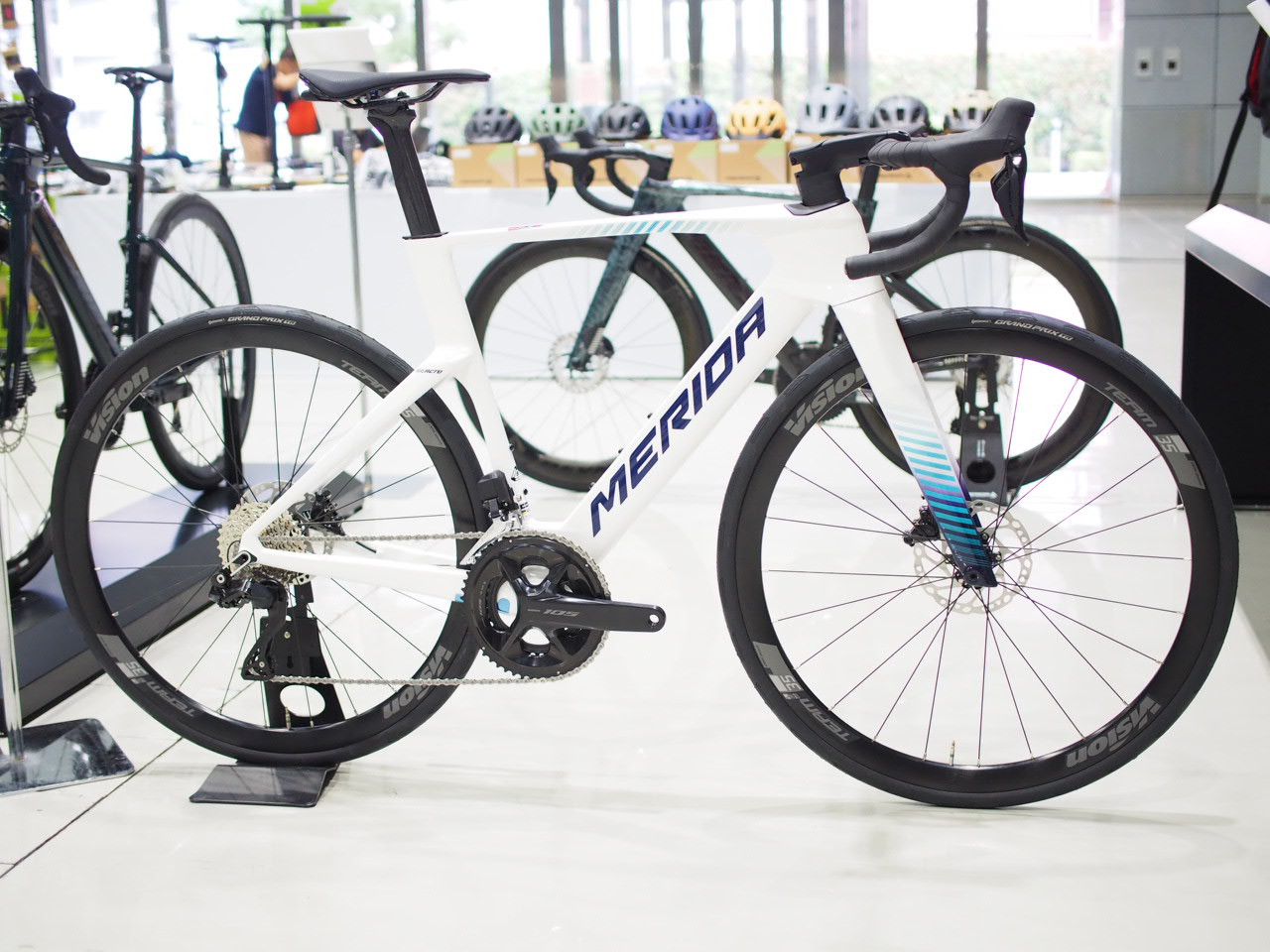 REACTO 5000 105 Di2完成車