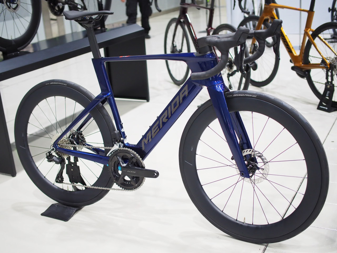 REACTO 6000 105 Di2完成車