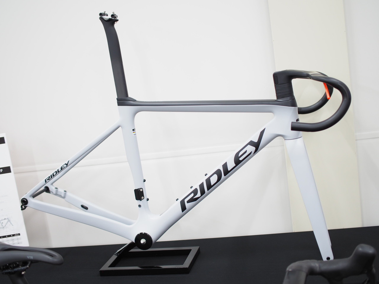 FALCN RS フレームセット 27