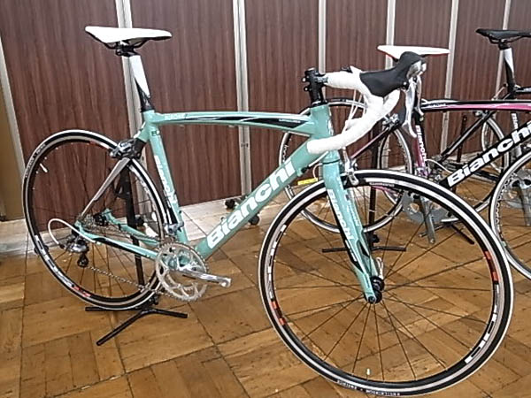 BIANCHI ViaNirone AluCarbon(ビアンキ ヴィアニローネアルカーボン