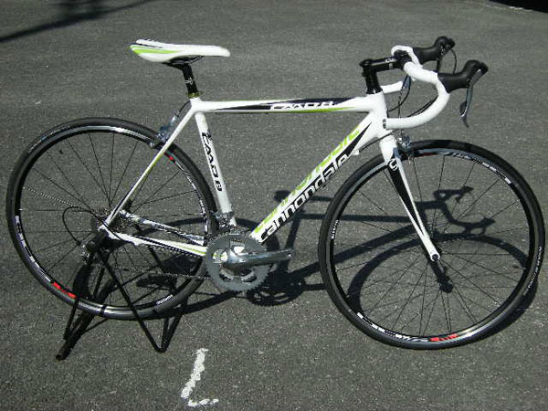 自転車ロードバイク Cannondale CAAD8