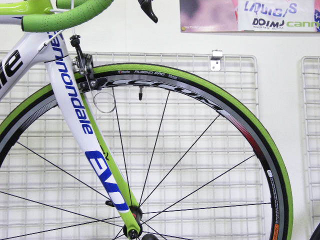 cannondale SUPERSIX EVO(キャノンデール スーパーシックス エヴォ) 当店オリジナル完成車 2012年モデル フロントフォーク