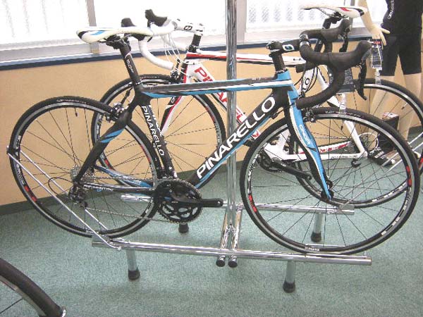 Pinarello 2012 Roadbike Roadracer Fp Due ピナレロ 2012年モデル ロードバイク ロードレーサー エフピーデュエ 大阪