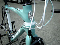 BIANCHI INFINITO 105(ビアンキ インフィニート) シマノ105完成車 ヘッドチューブ