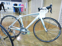 BIANCHI IMPULSO(ビアンキ インパルソ) Tiagra/105完成車 ホワイト