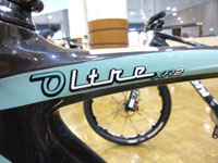 BIANCHI OLTRE XR2(ビアンキ オルトレXR2)チェレステ 2014年モデル ロゴ