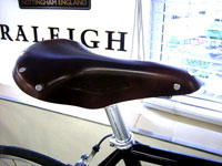 RALEIGH CRV サドル