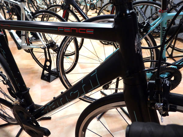 日本未入荷 ビアンキ　フェニーチェ　エリート　引取り限定 自転車本体