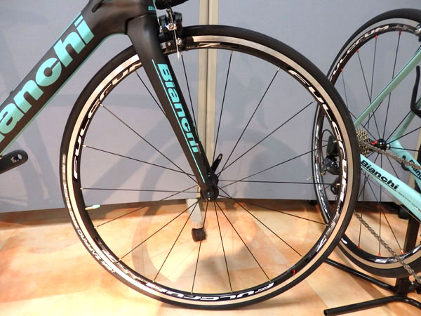 BIANCHI OLTRE XR.1(ビアンキ オルトレ XR.1)105完成車 2016 ロード