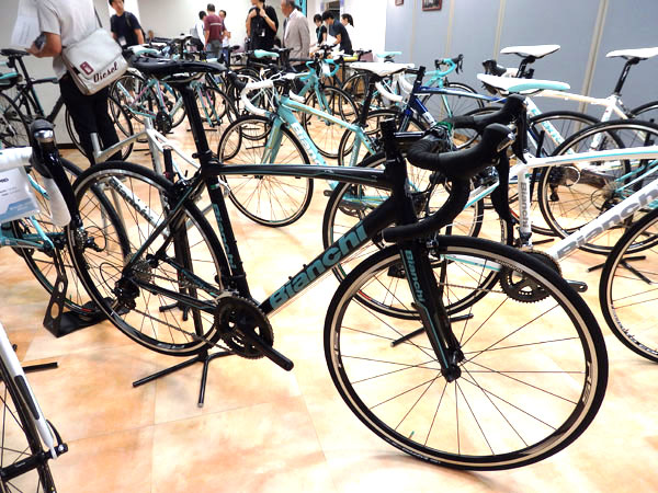 BIANCHI VIA NIRONE 7 PRO(ビアンキ ヴィア ニローネ 7)105完成車 2016