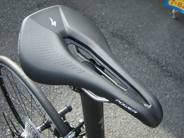 VENGE ELITE パワーサドル
