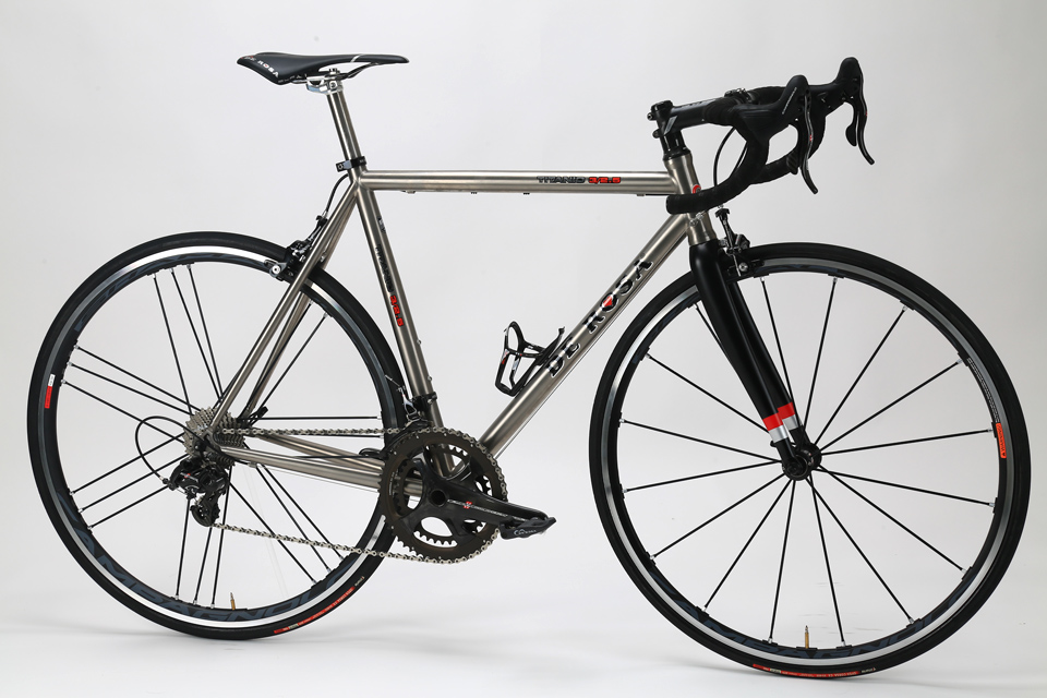 DE ROSA TITANIO 3/2.5 (チタニオ) フレームセット