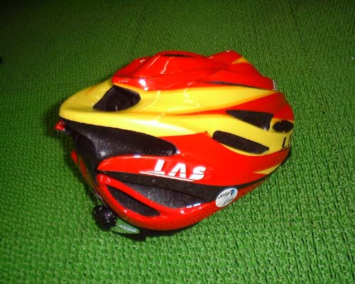 ◎K234 【新品】LAS KRIPTON 70 ヘルメット 53‐61 260g Made in